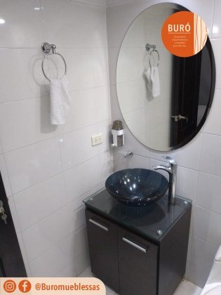 Mueble de baño a piso puertas 3.jpg